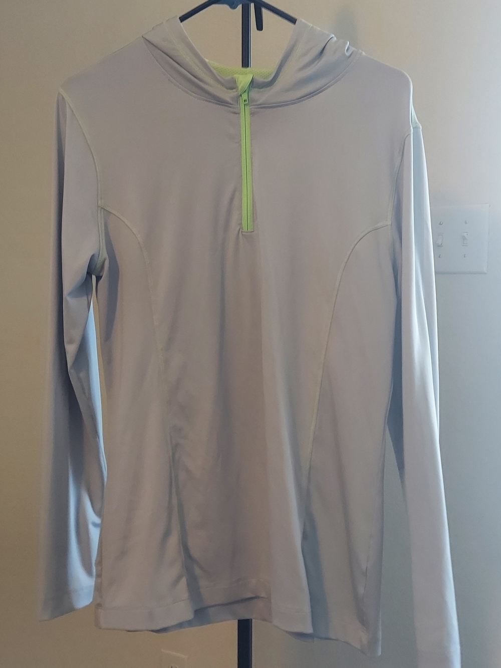 Old Navy Light Gray Hooded Long-Sleeve Swim Rash Guard with Lime Zip